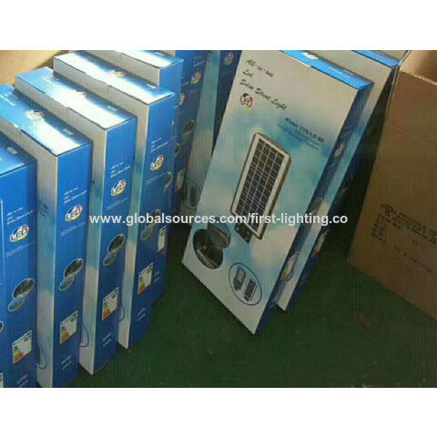 Farola LED Solar de 60W con Sensor de Luminosidad (encendido/apagado automático) y Detector Infrarrojo Inteligente
