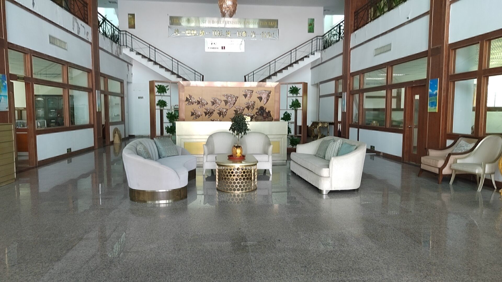 Euroclassic Luxury Hotel Casegoods Furniture Lobby Furniture Restaurant Dining Table And Chair