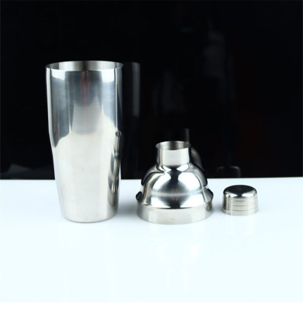 Buy Wholesale China Wholesale Stainless Steel 550ml Shaker Cocktail Shaker  Three-stage Cup Hot Selling & Wholesale Stainless Steel Cocktail Shaker at  USD 2.58