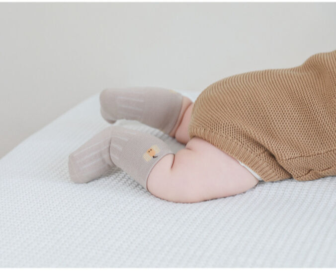 Achetez en gros Bébé Chaussettes Bébé Chaussons Nouveau-né Tricoté Bébé  Chaussette Chaussures 100 Laine Mérinos Bébé Pour Nouveau-né 0 à 3 Mois  Chine et Chaussettes Bébé à 0.79 USD