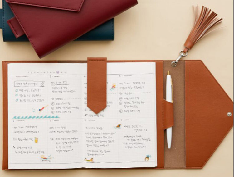 Marque-page Magnétique En Cuir Avec Nom Cadeau De Fin D'études Pour Ami(e) Famille - CALLIE