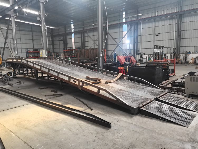 Rana Mobile Hydraulic Dock Ramp Loading Dock Ramp British Indian