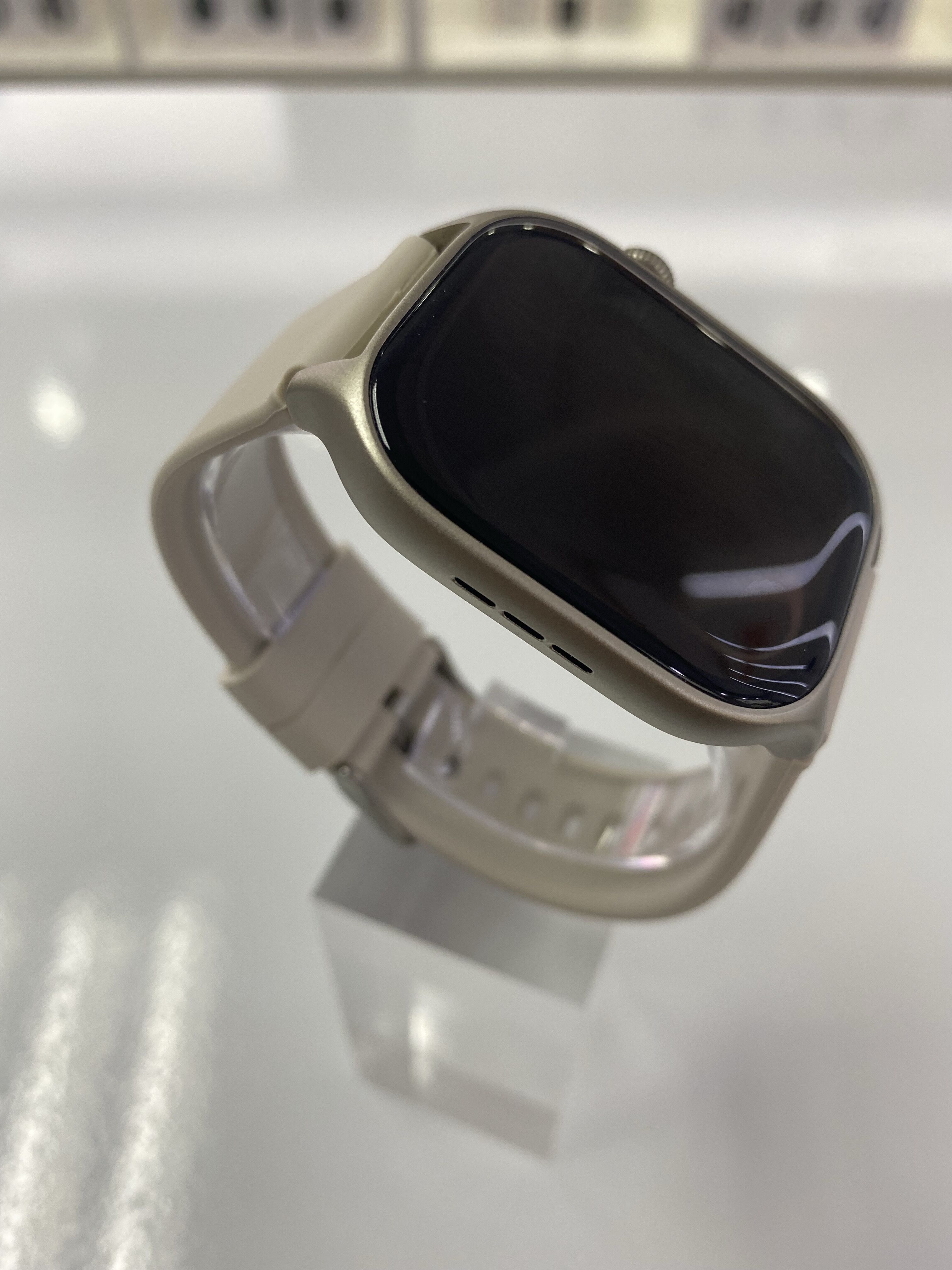 Buy Wholesale China Newest Oem/odm1.952' Amoled Display Activity ...