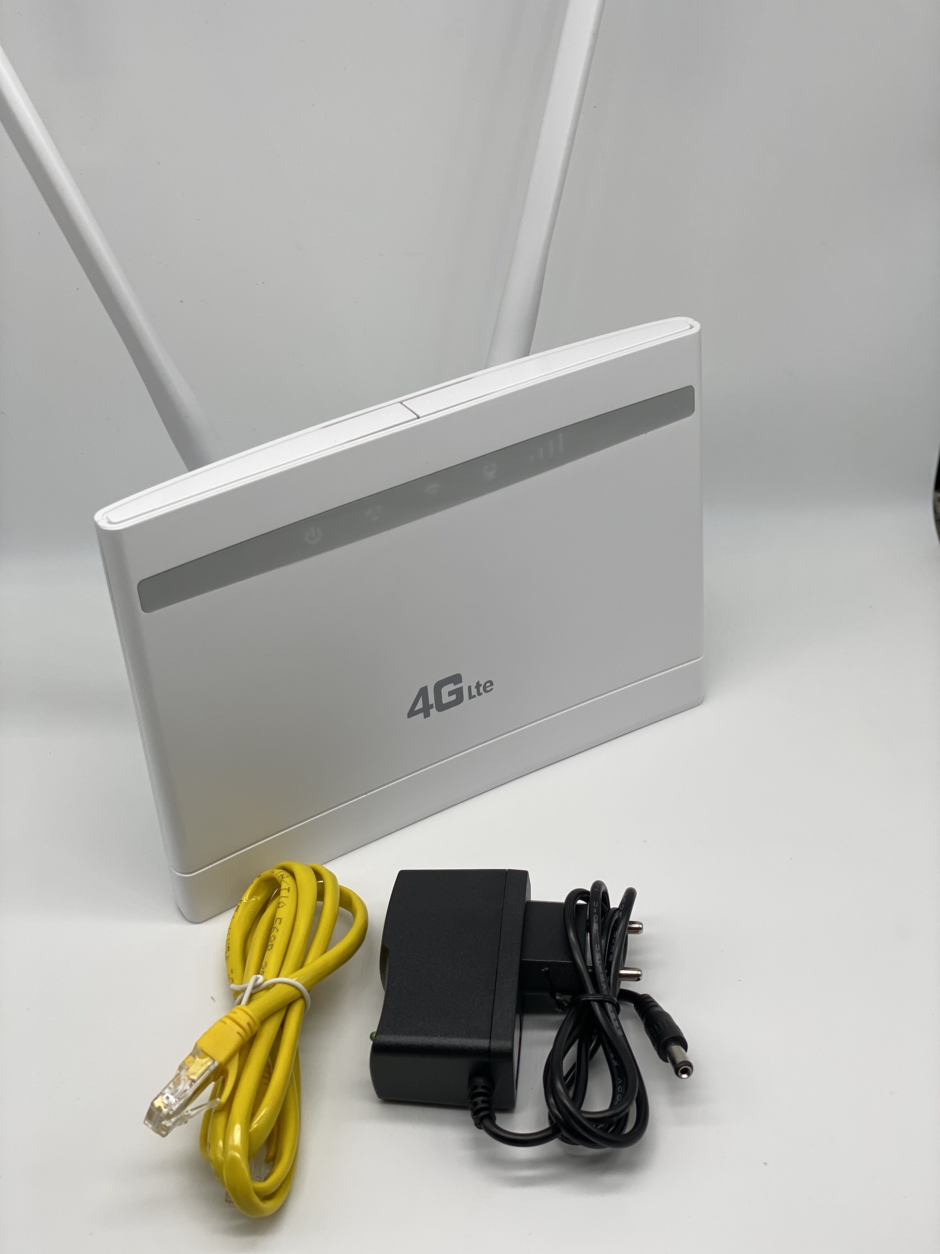 Buy Wholesale China 4g Cpe Router, Oem Factory Private Mold, 300mbps ...