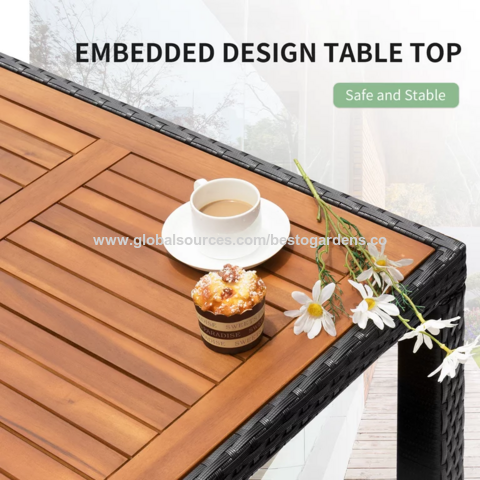 Ensemble de salle à manger pour patio extérieur Besto1 + 4 en osier et bois, chaises avec accoudoirs incurvés en bois et coussins