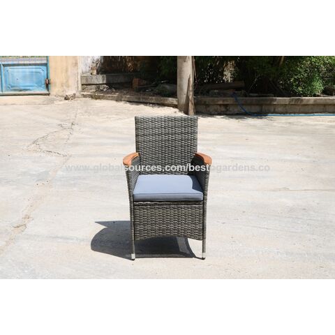 Ensemble de salle à manger pour patio extérieur Besto1 + 4 en osier et bois, chaises avec accoudoirs incurvés en bois et coussins