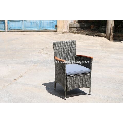 Ensemble de salle à manger pour patio extérieur Besto1 + 4 en osier et bois, chaises avec accoudoirs incurvés en bois et coussins