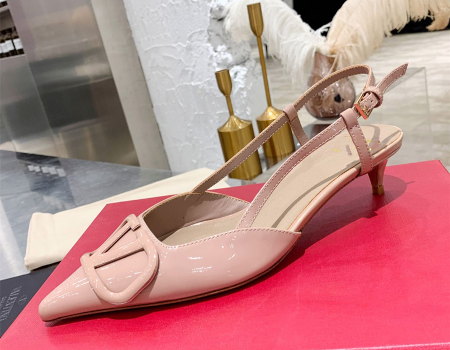 Wholesale New Woman Pumps Nightclub Party Wedding Shoes Gold Metal Stiletto  New Designer Elegant Pump Heels for Ladies and Women Shoes - China Walking  Style Shoe and Casual Shoes price
