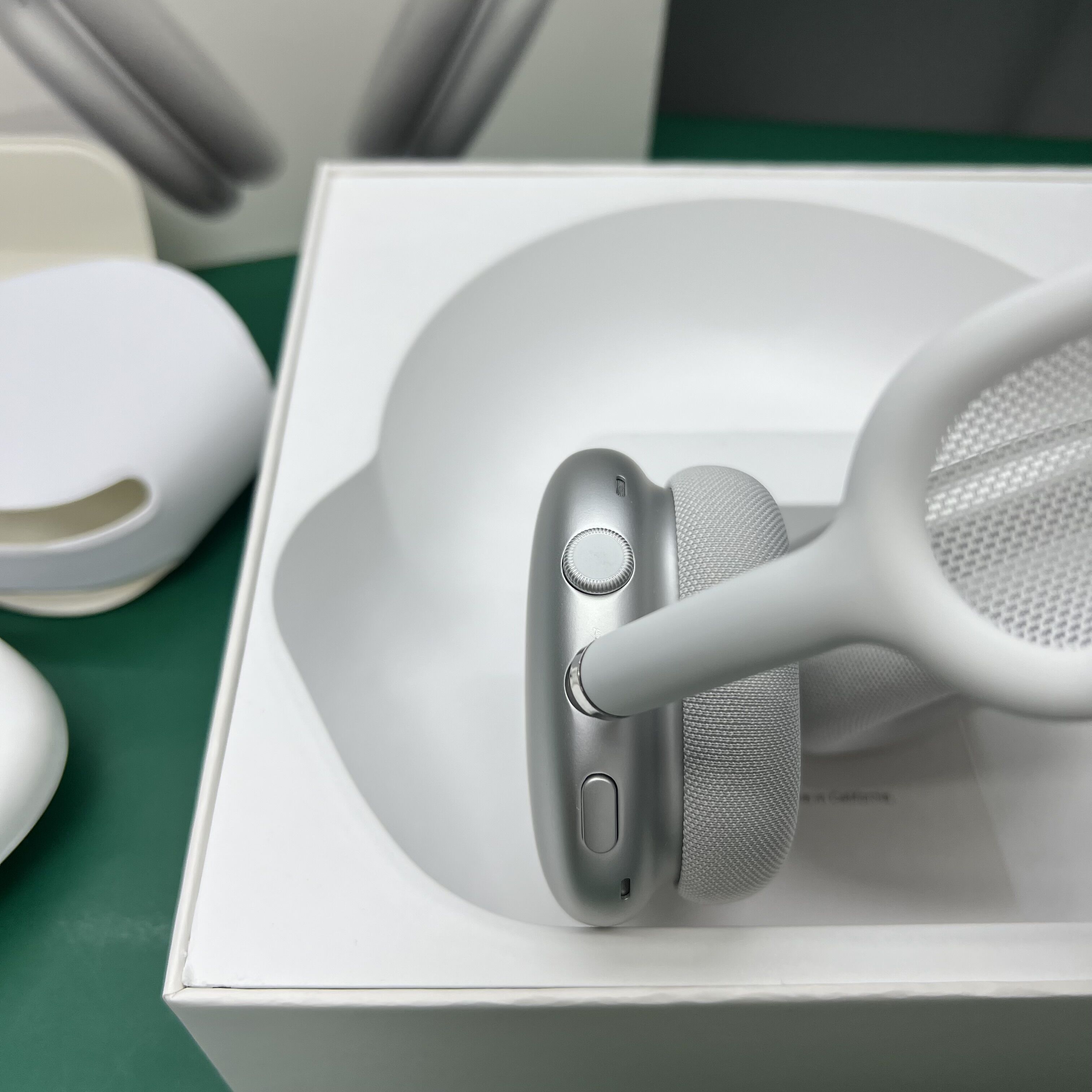 airpods max копия и оригинал