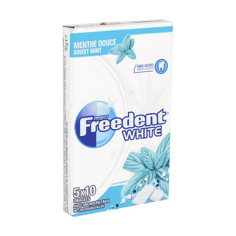 Freedent White Chewing gum strawberry flavor without sugar. 5