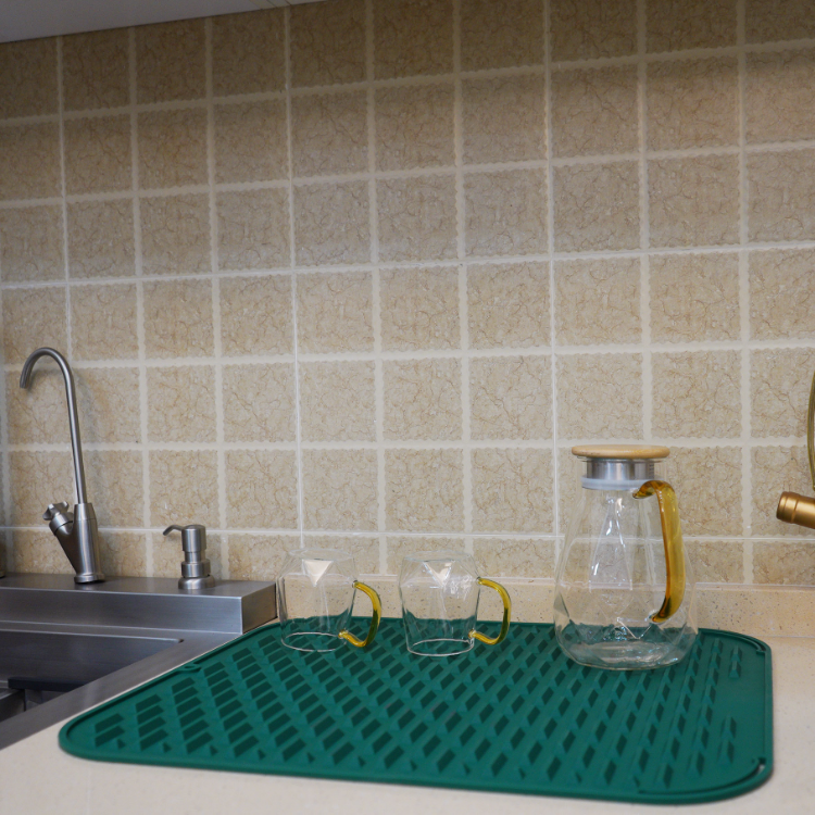 https://p.globalsources.com/IMAGES/PDT/B5924555519/Silicone-Faucet-Water-Catcher-Mat.png