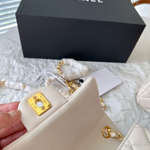 Wholesale Guangzhou Mini Hand Bags 2022 Girls Luxury Small Handbags Ladies  Designer Cute Mini Purses For Young Females From m.