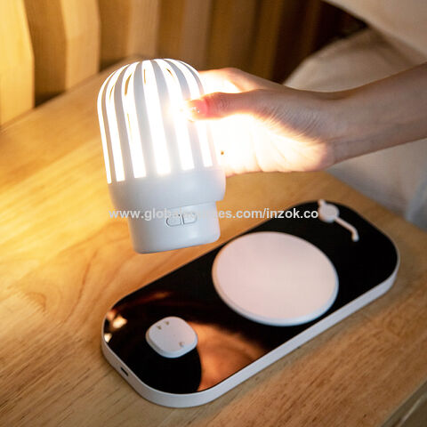 Lámpara LED de plástico Premier® con cargador inalámbrico color
