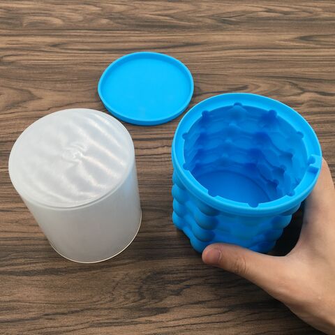 Ice Cube Maker, Silicone Ice Bucket with Lid Ice Cube Mold Ice