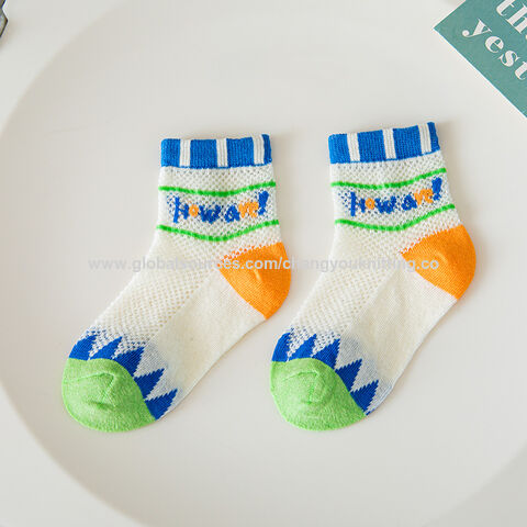 Baumwollsocken für Kinder im neuen Design im Großhandel