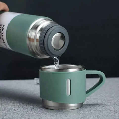 Taza Eléctrica Del Thermos Del Café Imagen de archivo - Imagen de