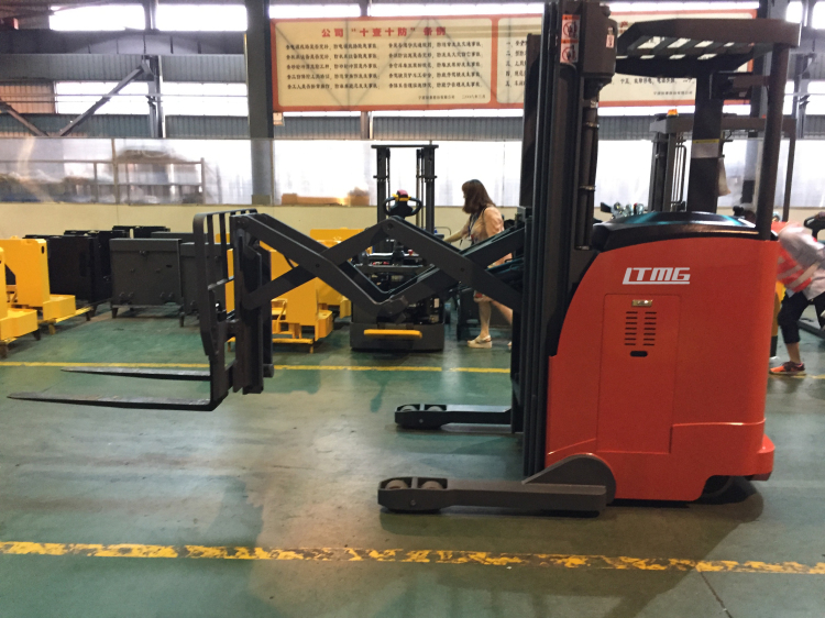 Battery Powered Double Deep Reach Truck Electric Reach Truck 1 Ton 1.5 ...
