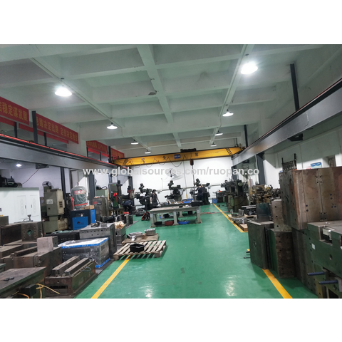 Traitement de moulage par injection de coques en plastique pour moteurs, Fabrication de moules d'injection