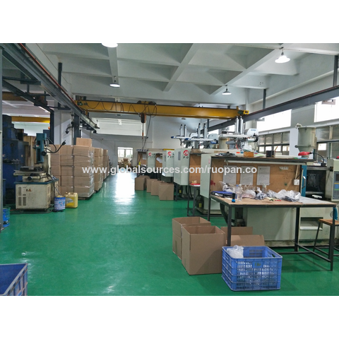 Traitement de moulage par injection de coques en plastique pour moteurs, Fabrication de moules d'injection