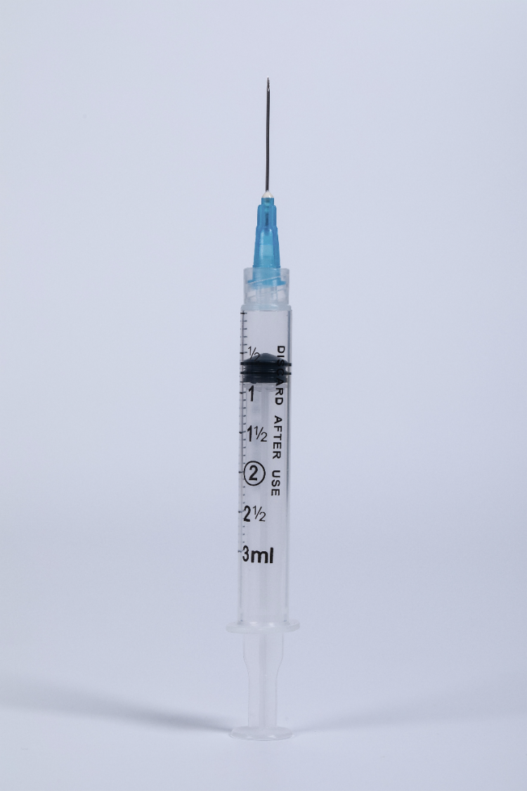 5ml Disposable Sterile Syringe Luer Lock with Needle 18g 21g 22g 23G with  PE Packing - China Medical Supplies, Syringe Set