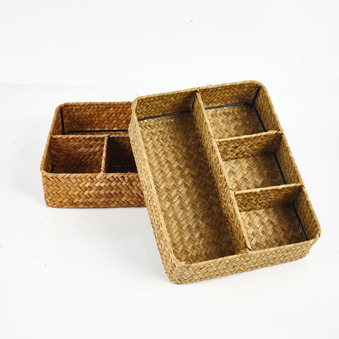 Weaving a Wicker Basket with Divider and Cover 