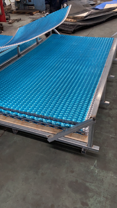 4x8 Sheet Expanded Metal Ramp Honeycomb Expanded Metal Mesh - Buy China ...