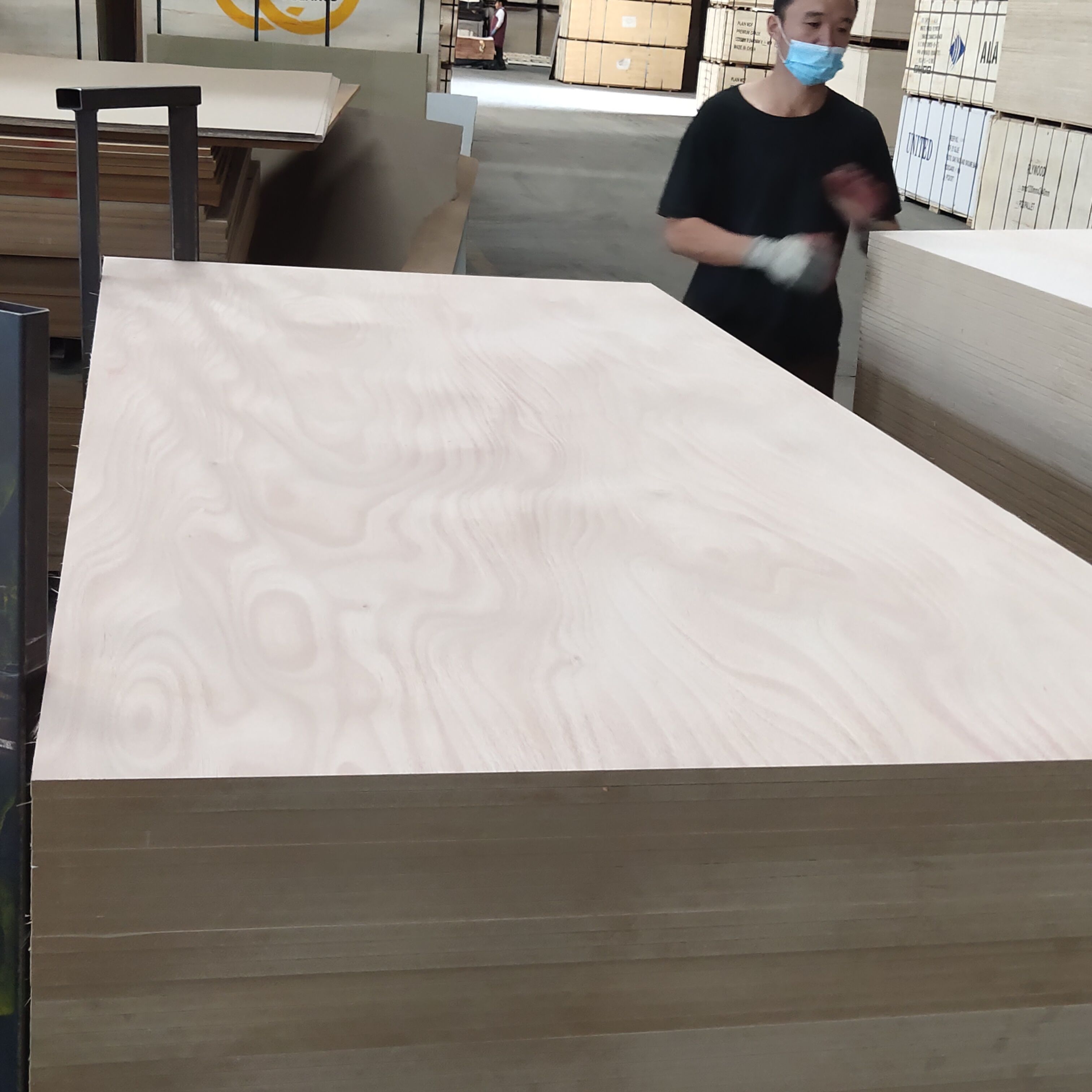 Buy Wholesale China Linyi Cheapest Factory Wholesale Veneer Mdf & Mdf