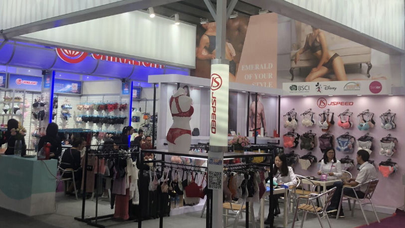 Buy Wholesale China Cheap Custom Lingerie Fashion Transparents Push Up Bra  & Brief Sets Lace Women Underwear & Sport Bra at USD 1.8