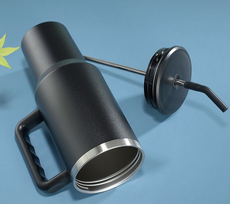 Buy Wholesale China 3rd Generation 40oz Large Insulated Travel Auto Mug