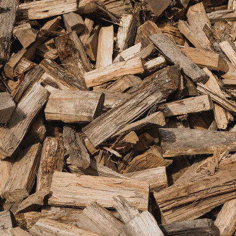 Leña de roble 100% en palés/redes a precios económicos. Leña de pino, madera de cítricos. Leña/roble de buena calidad secada al horno.