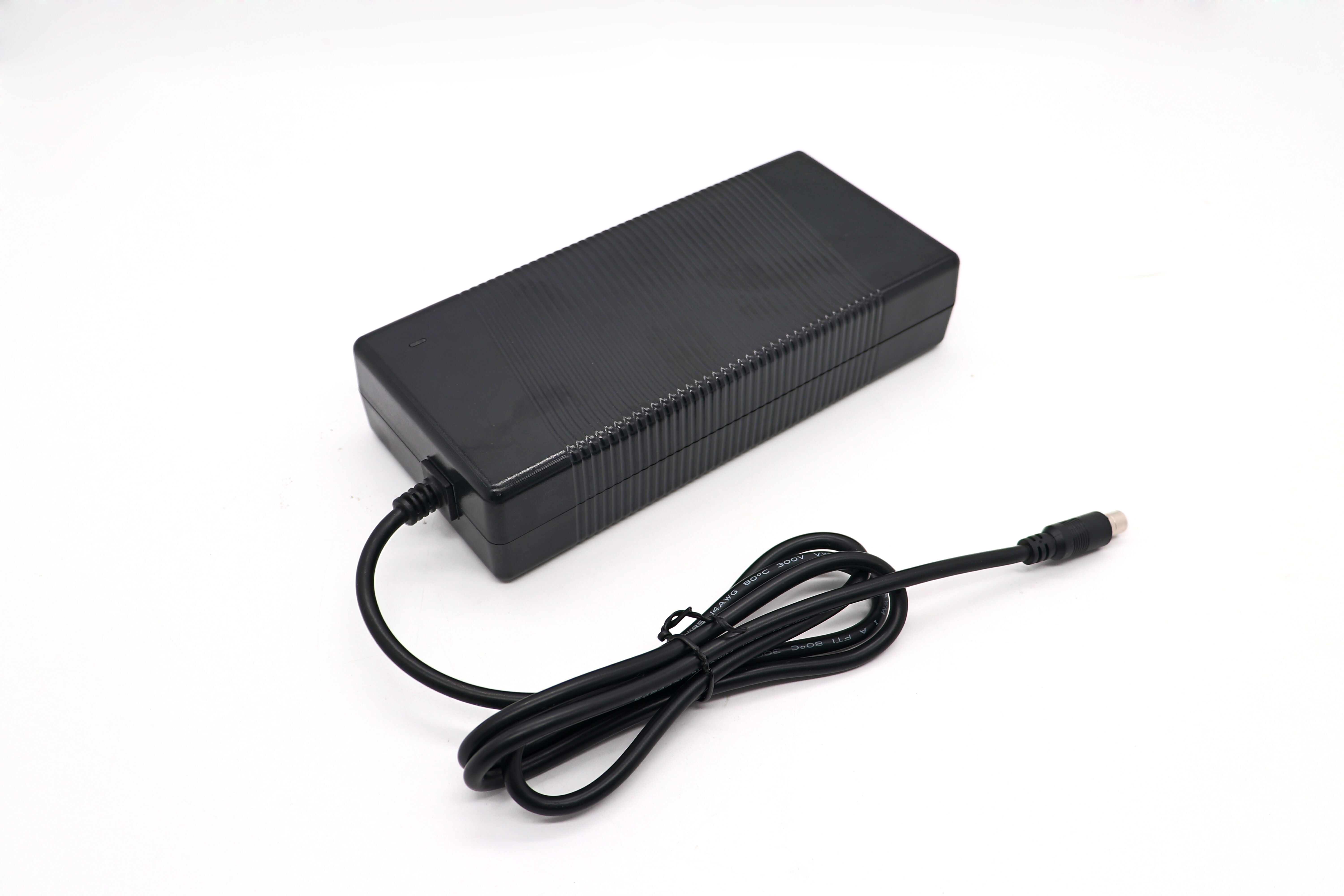 Input 100-240V 50/60Hz Battery Charger NiMH Battery Trickle Smart Charger -  China AC/DC Adapter, Adapter