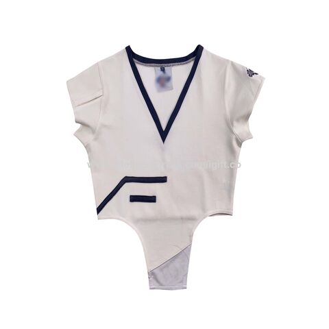 Schnelle Lieferung Sommer Damenmode Kurzarm Club V-Ausschnitt Weiße Crop Tops T-Shirts Lässige Kleidung