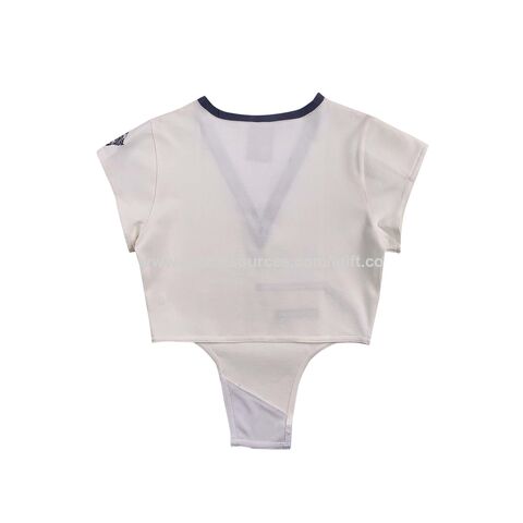 Schnelle Lieferung Sommer Damenmode Kurzarm Club V-Ausschnitt Weiße Crop Tops T-Shirts Lässige Kleidung