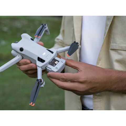 Dron DJI Mini 4 Pro Fly More COMBO (DJI RC 2)