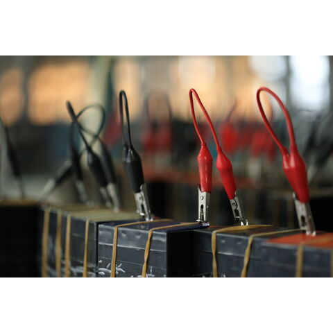 Batterie Gel Tubulaire 2-400 OpzV VRLA/SLA/SMF/Cycle Profond/AGM Rechargeable pour Télécommunications/Système Solaire