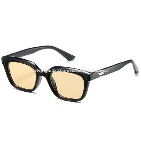 Sunglasses with Plastic Frame