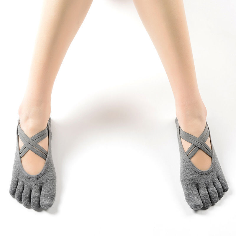Yoga Socks Non Slip Skid Socks with Grips Pilates Ballet Barre Socks for  Women : : Clothing, Shoes & Accessories