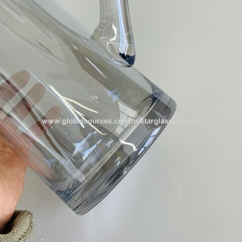 Pichet à eau en verre transparent