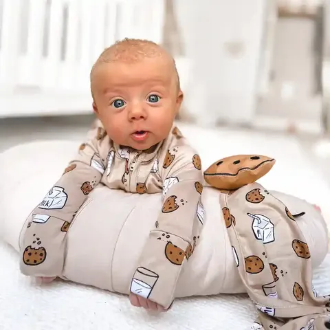 Bambus Schlafstrampler für Jungen für den Herbst - Babybekleidung im Großhandel