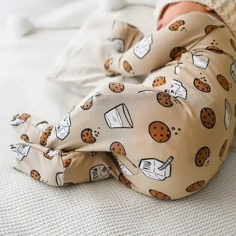 Bambus Schlafstrampler für Jungen für den Herbst - Babybekleidung im Großhandel