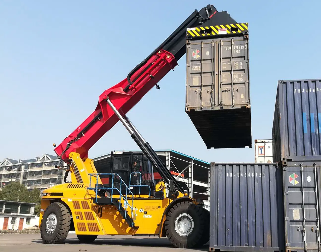 China Most Popular Lifting Equipment High Efficiency 10t Reach Stacker ...