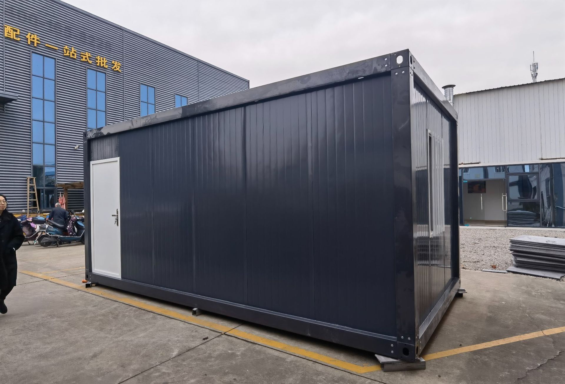 Buy Wholesale China Chinese Suppliers Sell 4,000 Container-assembled ...