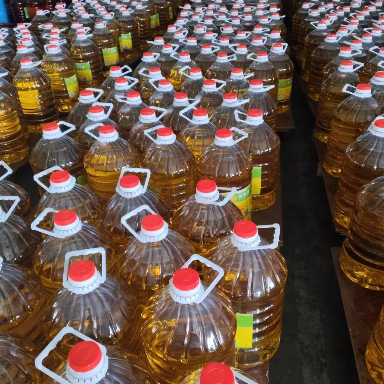 Bulk Buy China Wholesale Sunflower Oil /100 Pure And Refined Edible