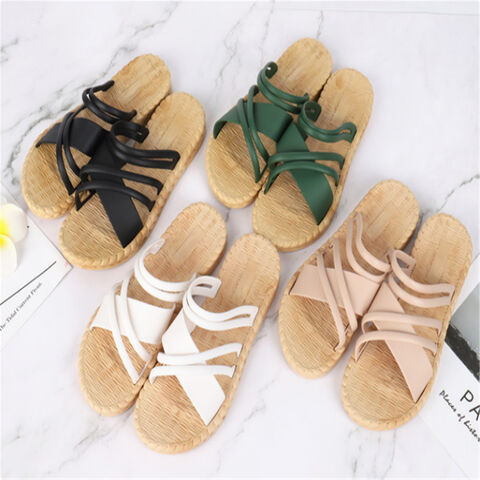 Nouvelles sandales décontractées antidérapantes pour femmes, tendance et parfaites pour l'extérieur.