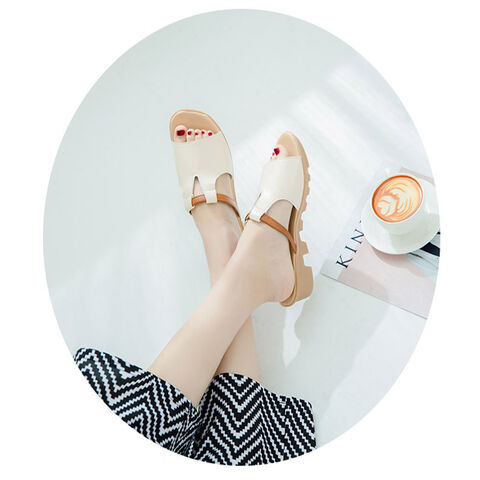 Nouvelles sandales décontractées antidérapantes pour femmes, tendance et parfaites pour l'extérieur.
