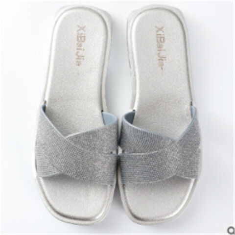Nouvelles sandales décontractées antidérapantes pour femmes, tendance et parfaites pour l'extérieur.