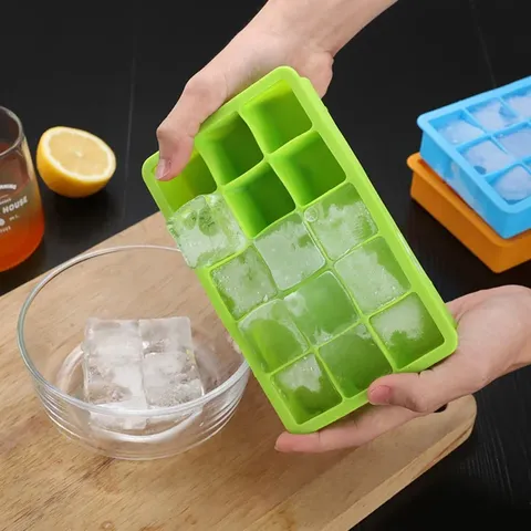 Formas de Cubos de Gelo Reutilizáveis de Silicone com 15 Cavidades Quadradas para Cozinha/Bar - Promoção Imperdível