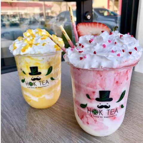 Einweg-PET-Becher mit Werbedrucklogo oder -design, kundenspezifische transparente Plastikbecher für Smoothies, Kaffee und Milch