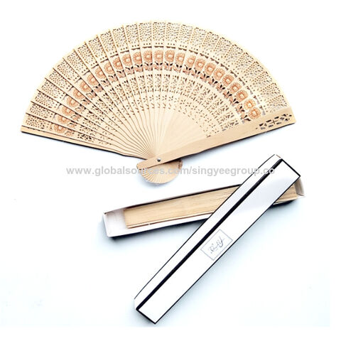 Abanico plegable de madera para bodas con embalaje opcional en 4 estilos diferentes.