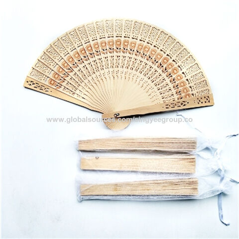 Abanico plegable de madera para bodas con embalaje opcional en 4 estilos diferentes.